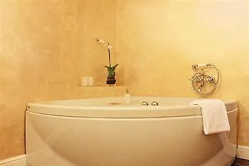 The Place Manzoni Suite Милан