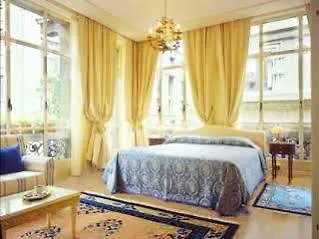 The Place Manzoni Suite Милан